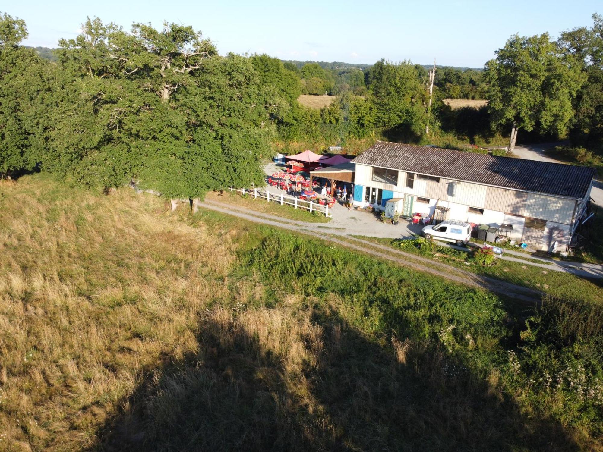 Le Hangar 87 Bussière-Portevine Exteriör bild